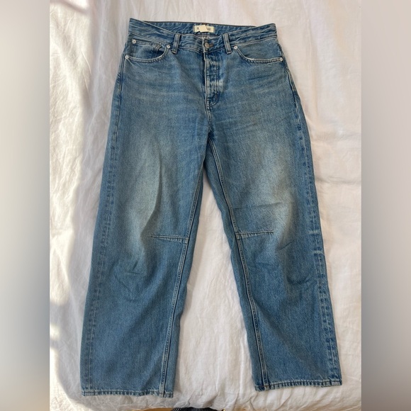 Madewell’s The Darted Barrel-Leg Jean - Dobbins Wash 27 - Picture 6 of 6